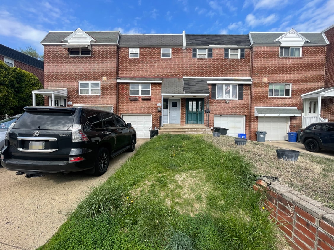 Primary Photo - 3343 Fairdale Rd