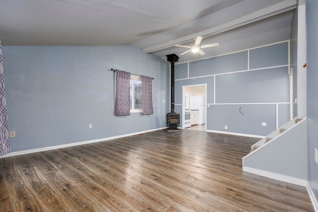 Building Photo - 9156 Elizabeth St