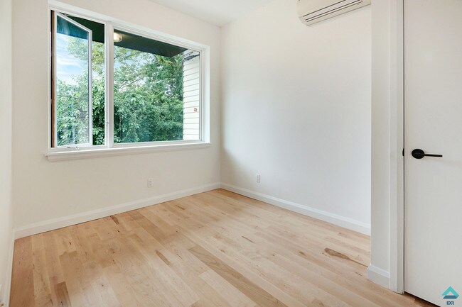 Building Photo - 314 Evergreen Ave
