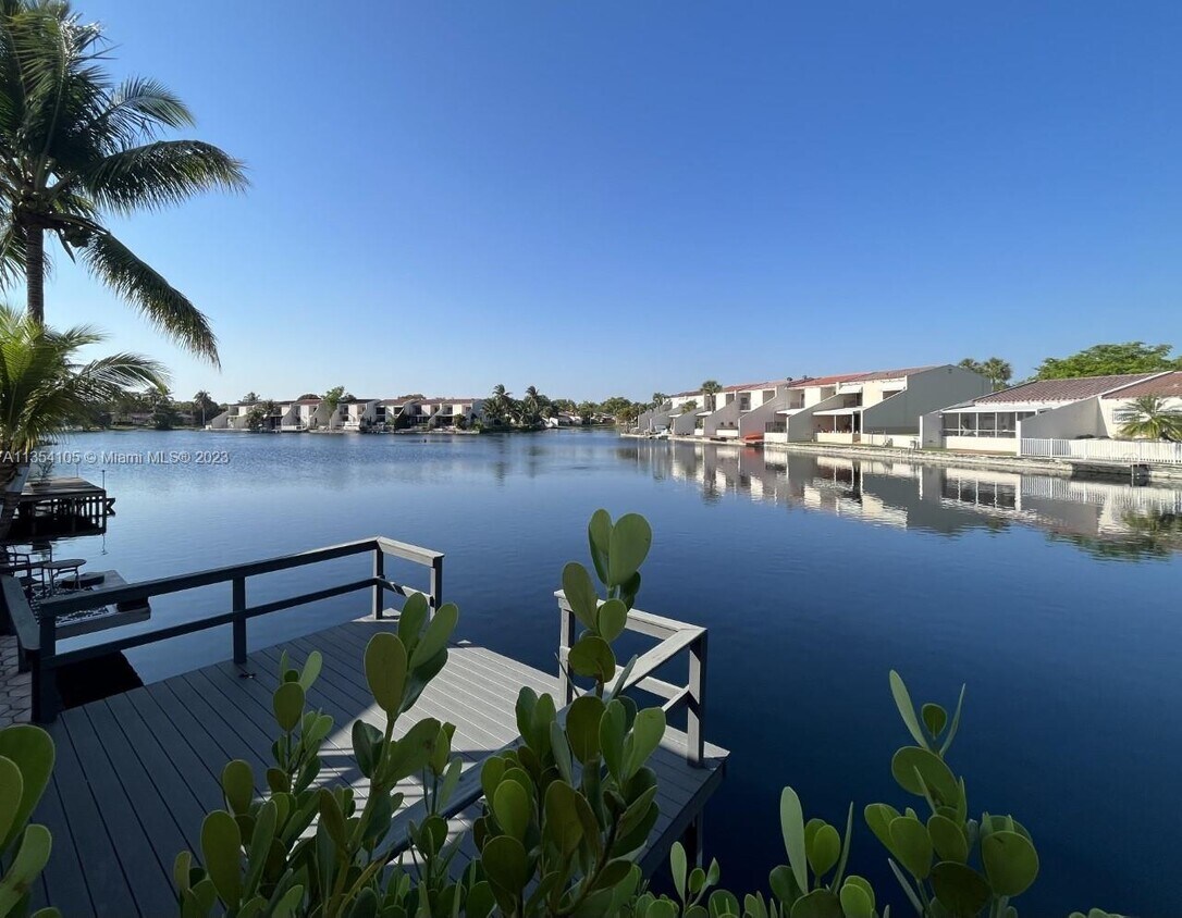 7156 Laurel Ln, Miami Lakes, FL 33014 Townhouse for Rent in Miami