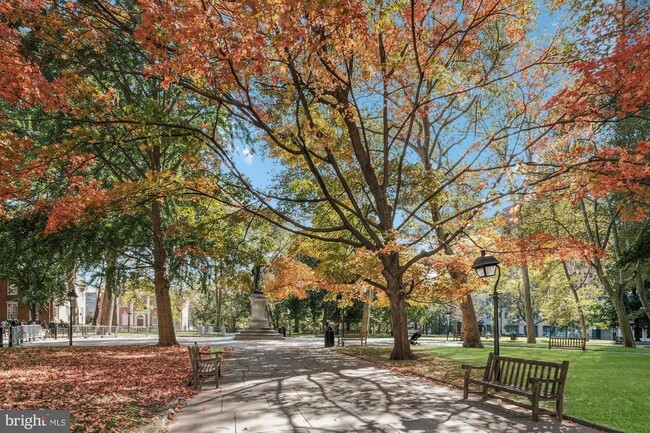 Foto del edificio - 704-6 S Washington Square