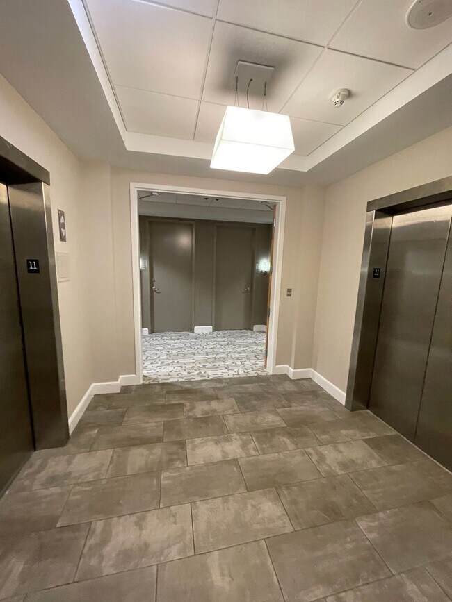 Foto del edificio - Modern High-Rise Condo in Downtown Orlando...