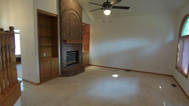 Building Photo - 3724 Stratford Ct