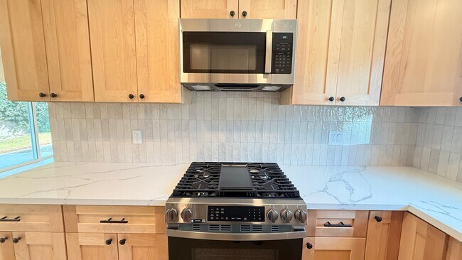 Foto del edificio - 288 Homer Ave