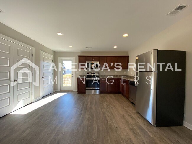 Building Photo - Beautiful home for Rent in Talladega, AL!!...