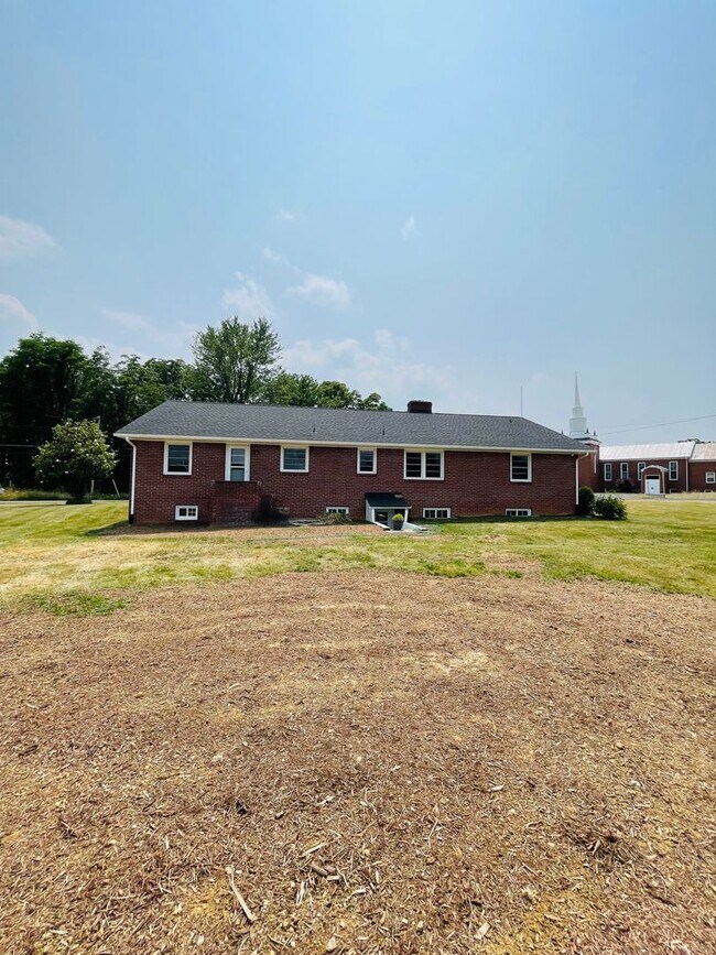 Foto del edificio - Home for Rent in Dayton