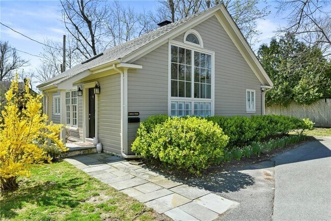 Building Photo - 397 Gibbs Avenue UNIT Ch