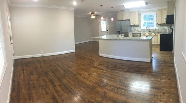 Foto del edificio - 4922 Baylor Dr