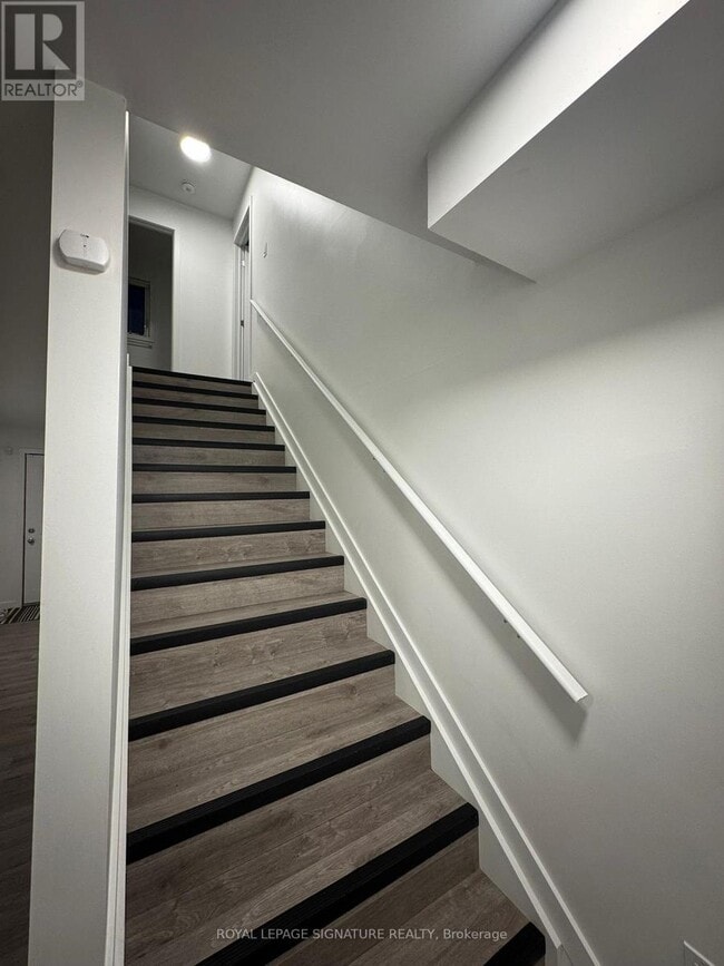 Photo du bâtiment - 200 W Main St