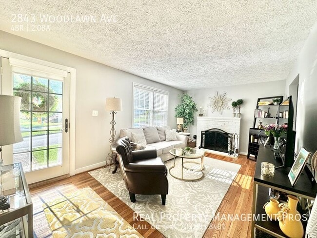 Photo - 2843 Woodlawn Ave House