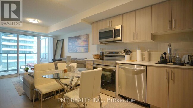 Photo du bâtiment - 1435 Celebration Dr