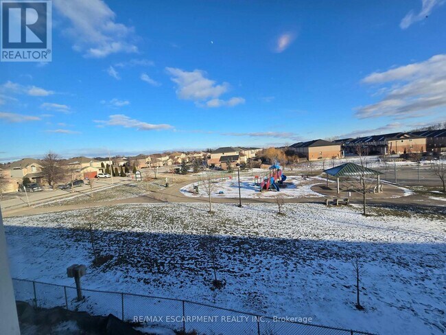 Photo du bâtiment - 205 Thames Wy