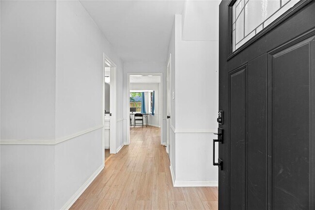 Building Photo - 14222 Piping Rock Ln