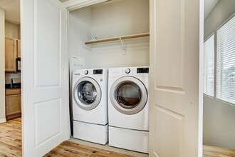 Building Photo - 3824 Center Plaza Dr