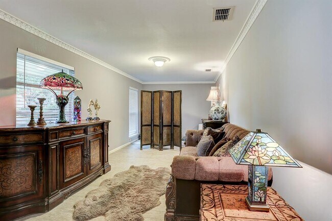 Foto del edificio - 12323 Wrenthorpe Dr