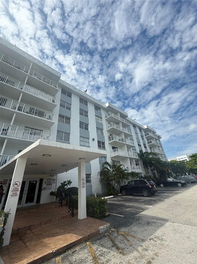Foto del edificio - 16465 NE 22nd Ave