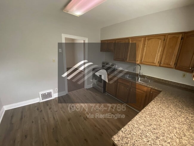 Photo - 500 W Parkwood Dr House