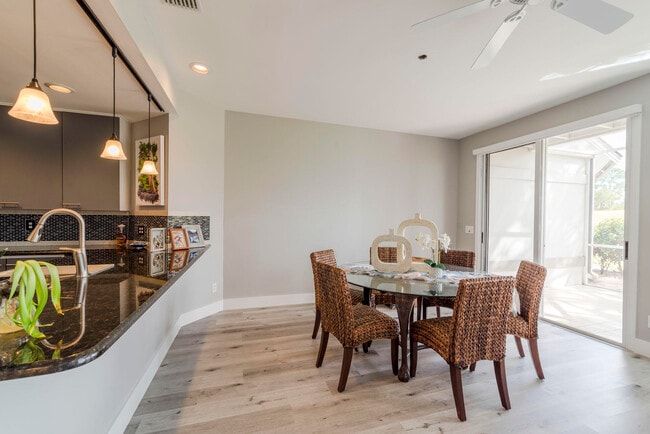 Foto del edificio - 7392 Pine Creek Way