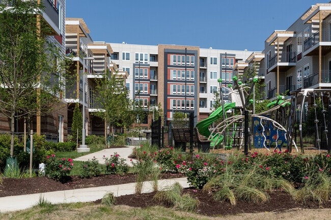 Building Photo - Allium Place