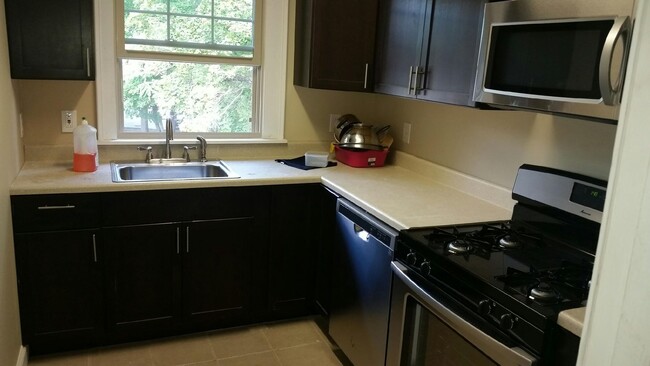 Foto del interior - 6 Riverside Drive, Binghamton NY-available...