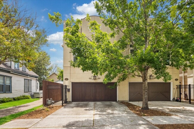 Building Photo - 1027 Kern St