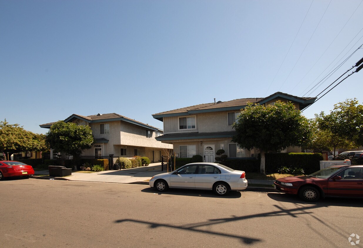 Building Photo - 1556 Stevens Ave