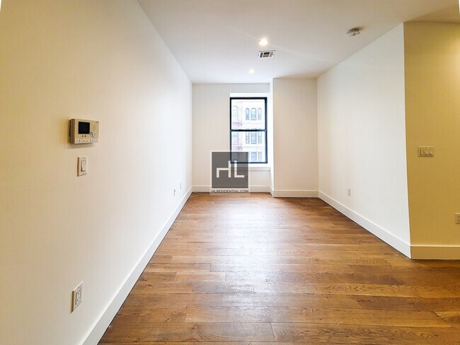 Building Photo - 437 Throop Ave