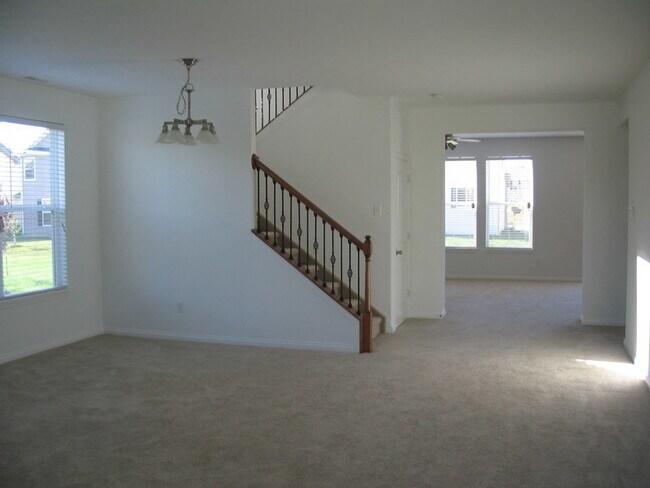 Foto del edificio - Fishers 4BDRM, 2.5BA home near Hamilton Town Center!