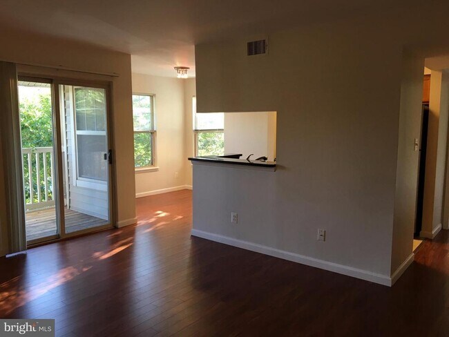 Foto del edificio - 1710 Abercromby Ct