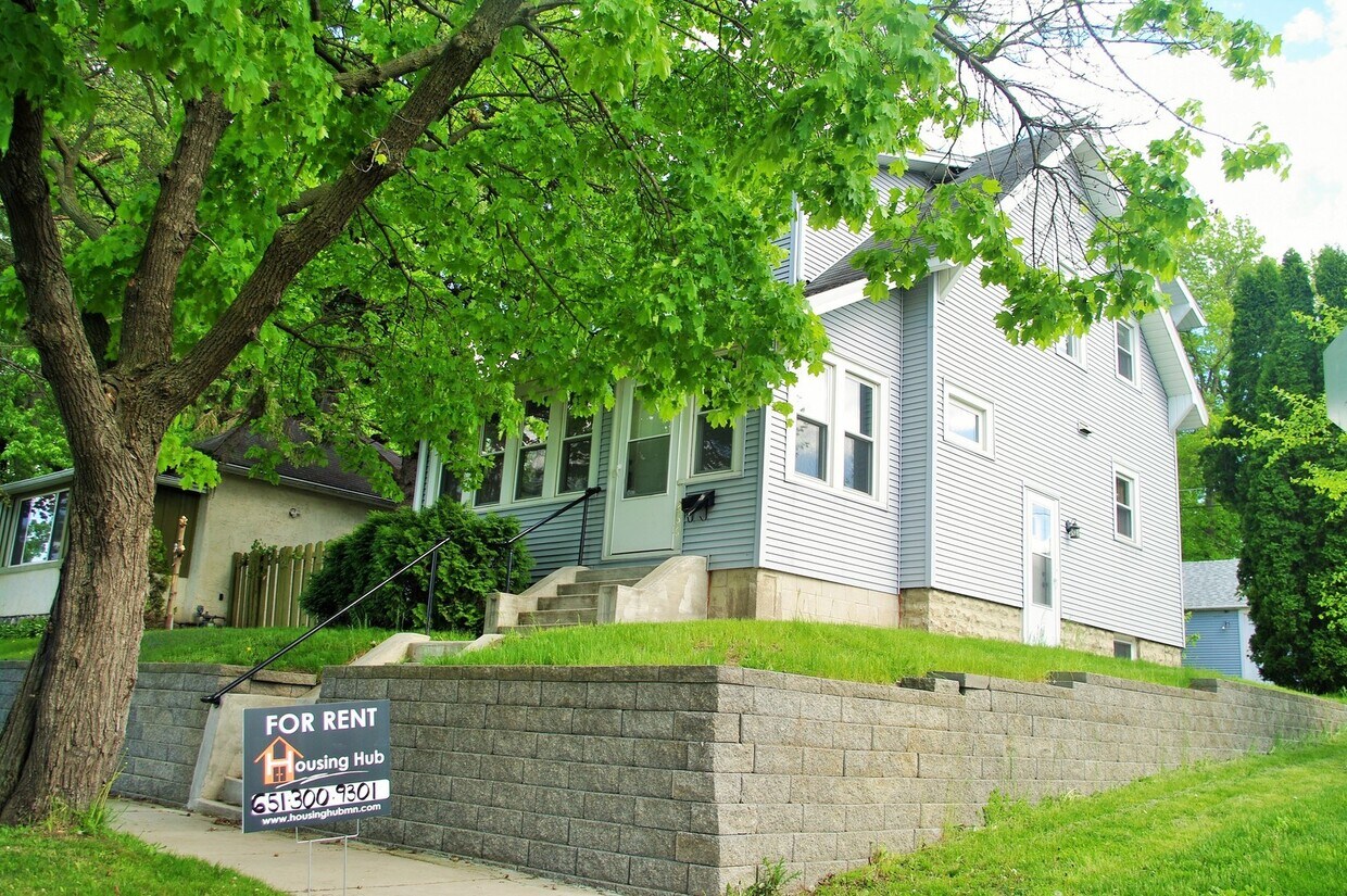 Primary Photo - Charming 3 Bedroom Home Near West St. Paul!!