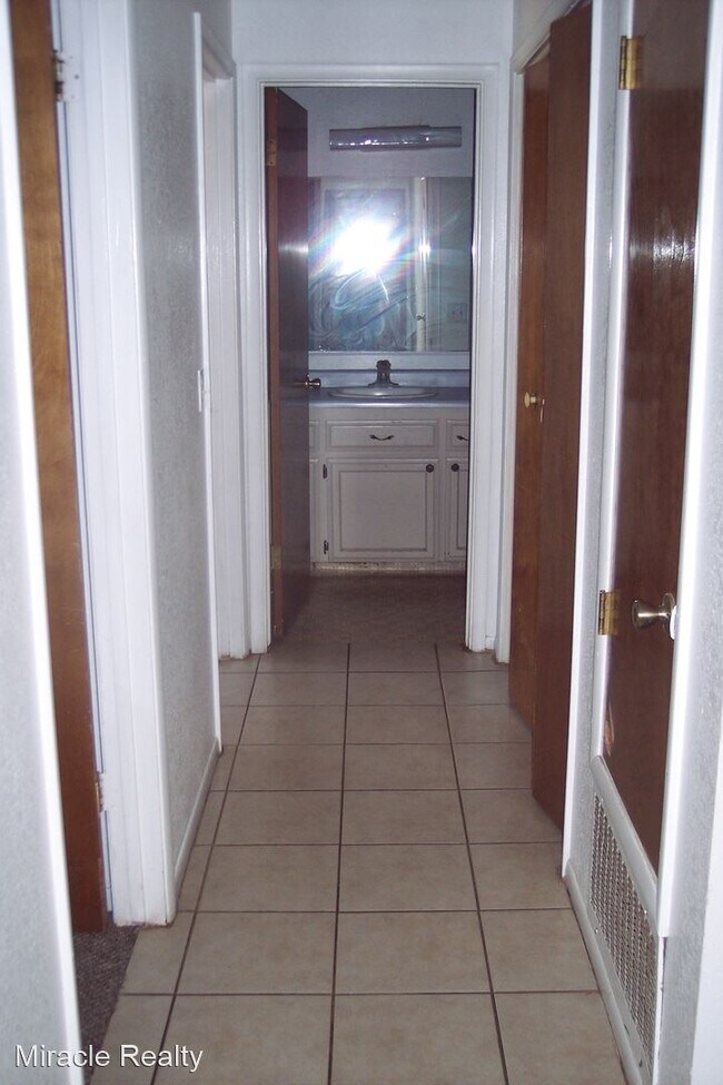 Building Photo - 3 br, 2 bath House - 1312 Sherwood
