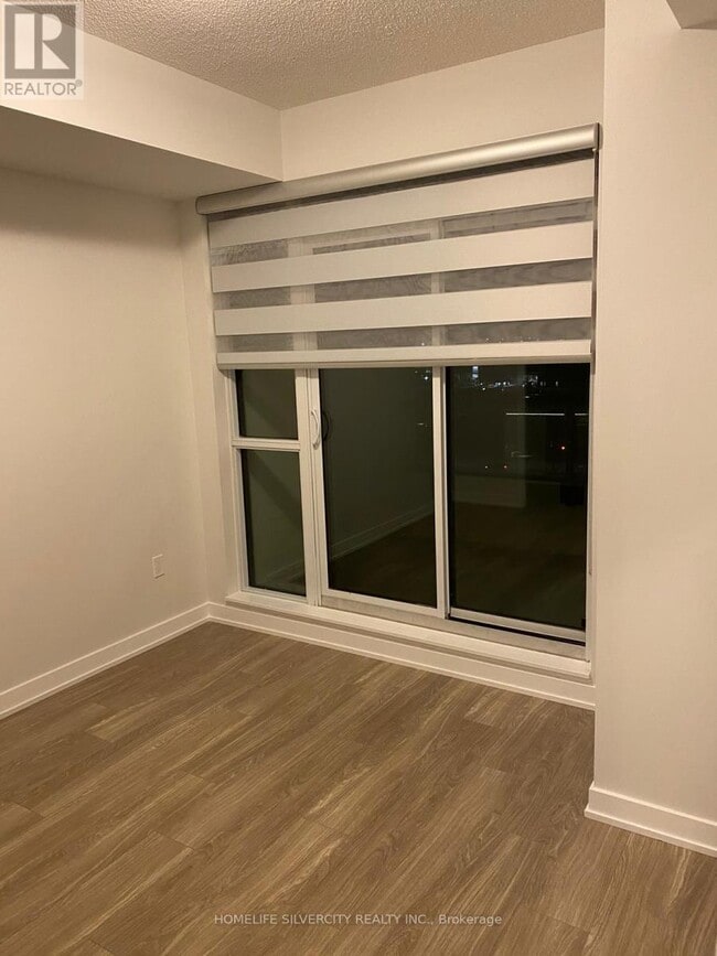 Building Photo - 4085-4085 Parkside Village Dr