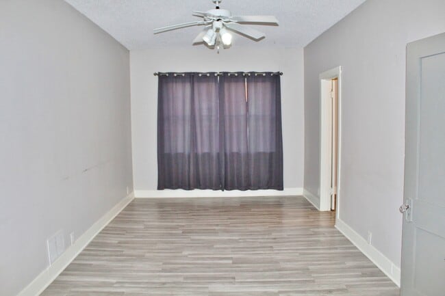 Building Photo - 404 Liberty St