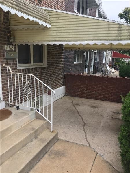 Building Photo - 282 Westpark Ln
