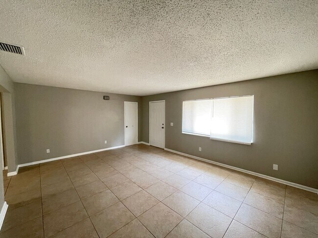 Foto del edificio - AMAZING 3 Bedroom 2 Bathroom Home In Orlando!