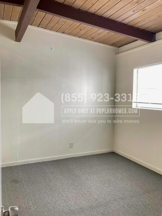 Building Photo - 6501 Donal Ave