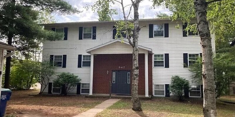 Primary Photo - 647 Brooks Pl