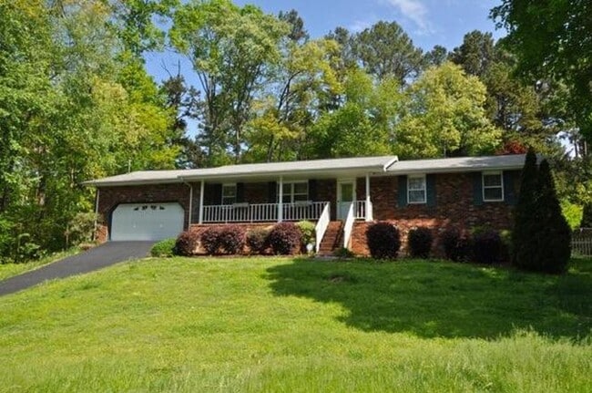 Building Photo - 227 Battleview Dr