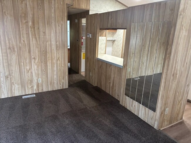 Building Photo - 11 Grube St