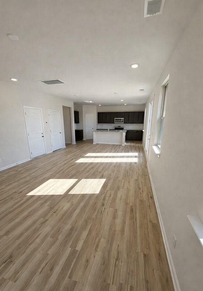 Foto del edificio - 5015 Weddington Rd