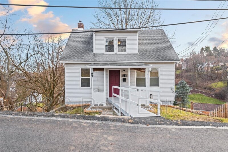 Primary Photo - 1221 Prospect Ave