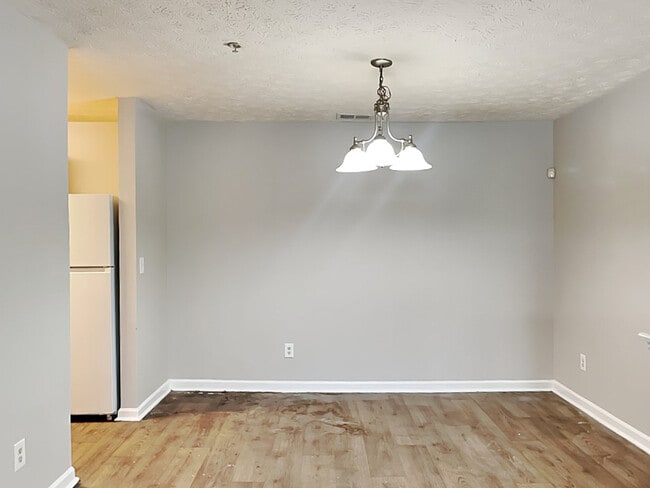 Building Photo - 8304 Fairington Village Dr