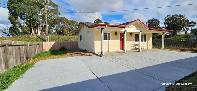 Foto del edificio - Beautiful Orcutt Newer ADU Home Includes A...