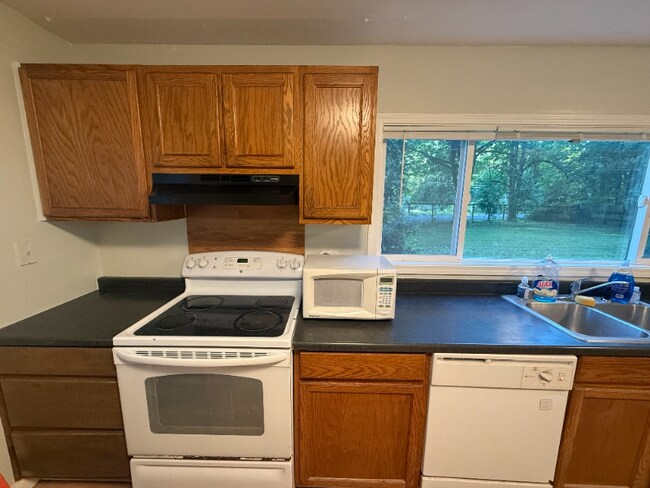 Building Photo - 58727 E Sleepy Hollow Dr