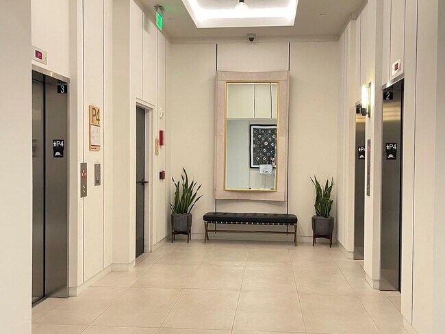 Foto del edificio - 788 West Marietta St NW