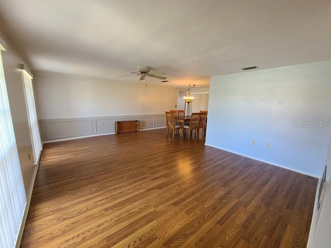 Building Photo - 3609 Ortona Dr