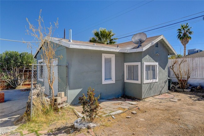 Building Photo - 4619 Garden Pl