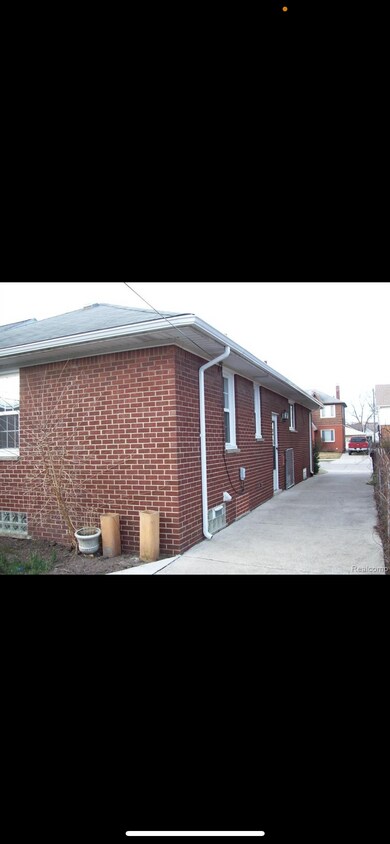 Primary Photo - 15787 McLain Ave