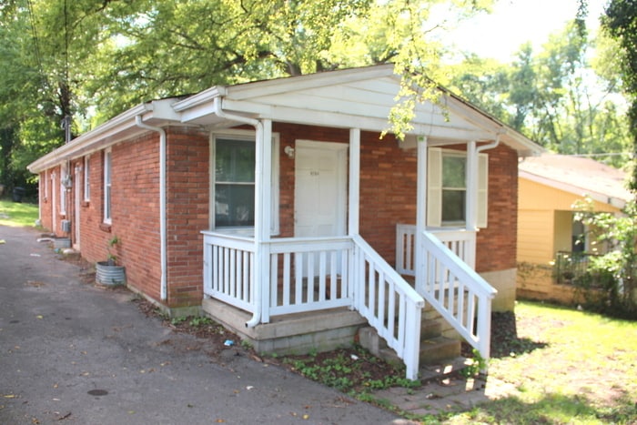 Foto principal - East Nashville 2 Bedroom / 1 Bath Duplex -...