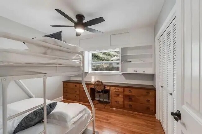Guest Bedroom - 14 Park Terrace Dr